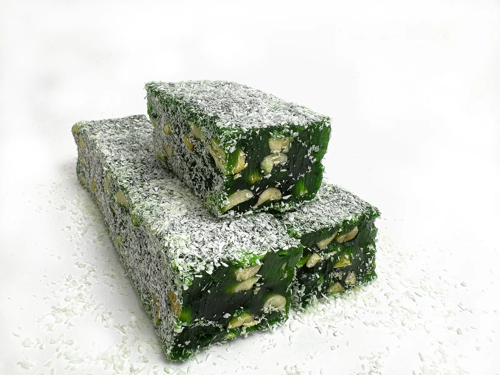 Классический яблочный лукум с фундуком в кокосе